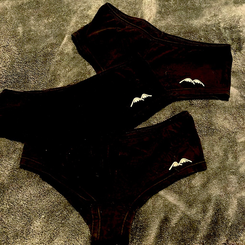 3 pairs of twin peaks shorties